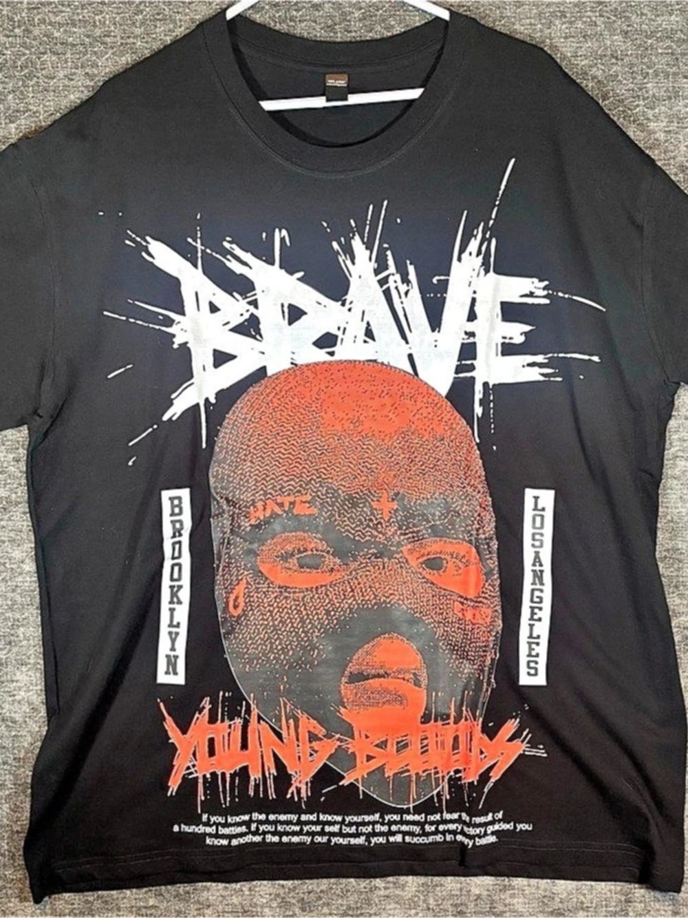 Graphic Short Sleeve Tee in Black & Red 2XL Like New